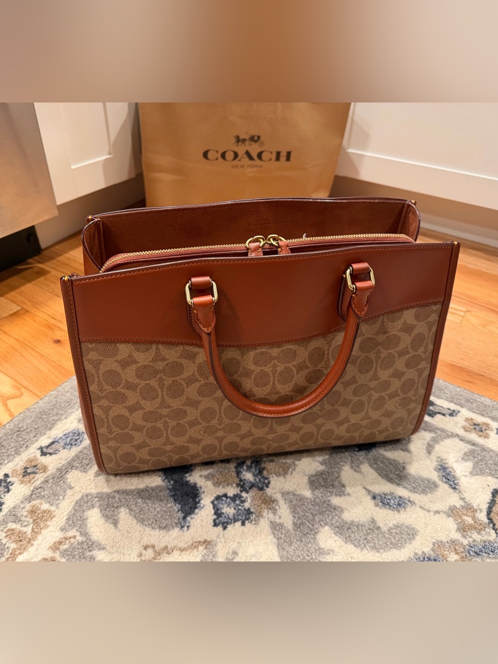 COACH BROOKE CARRYALL “LIKE NEW” - Picture 10 of 13